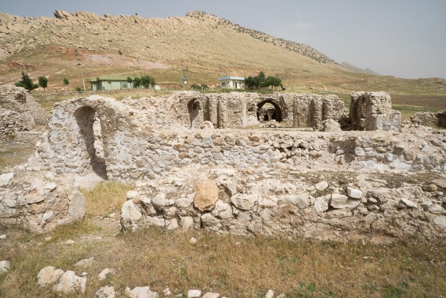 https://www.mesopotamiaheritage.org/wp-content/uploads/2018/10/A1-Le-site-archeologique-de-Bazyan-900x602.jpg