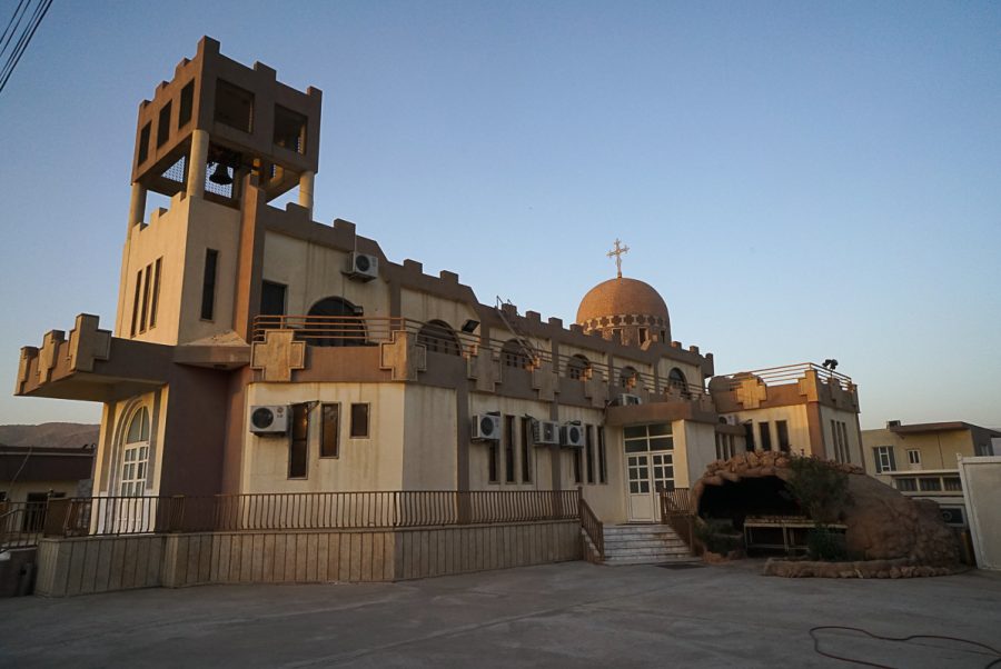https://www.mesopotamiaheritage.org/wp-content/uploads/2019/02/A1.Église-assyrienne-Mar-Narsaï-de-Dehok-Nouhadra-en-Irak-900x602.jpg